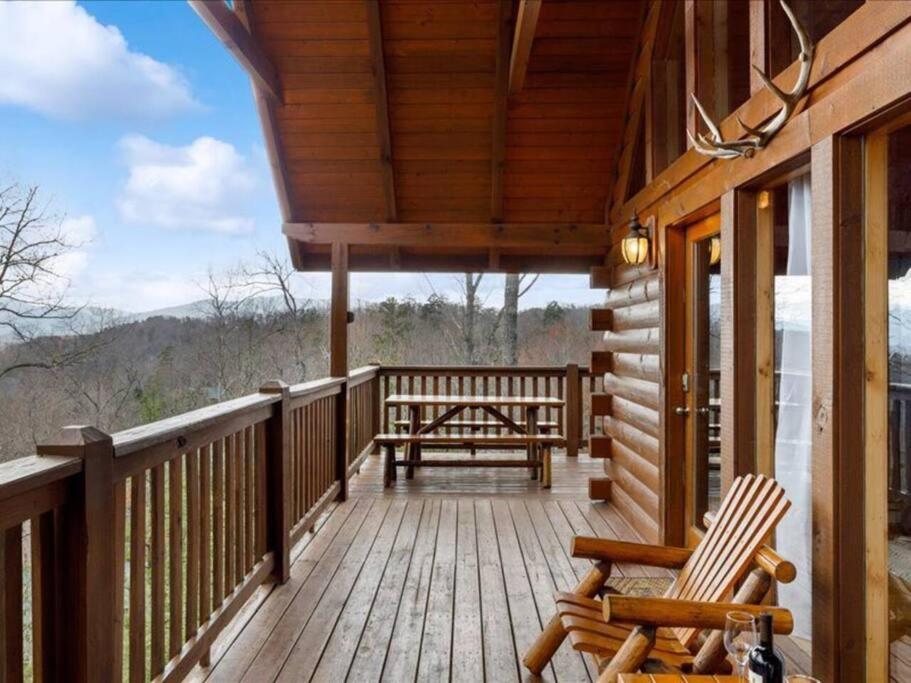 Breathtaking Views Of The Smokies, 3 Mins To Gatlinburg Villa Exterior photo