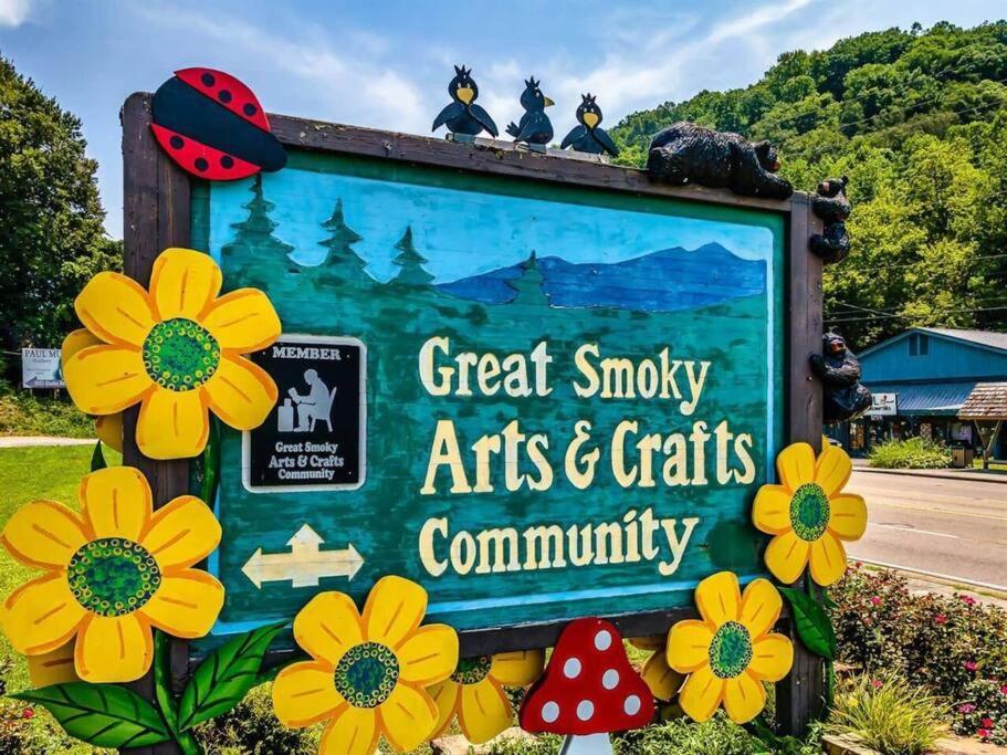 Breathtaking Views Of The Smokies, 3 Mins To Gatlinburg Villa Exterior photo