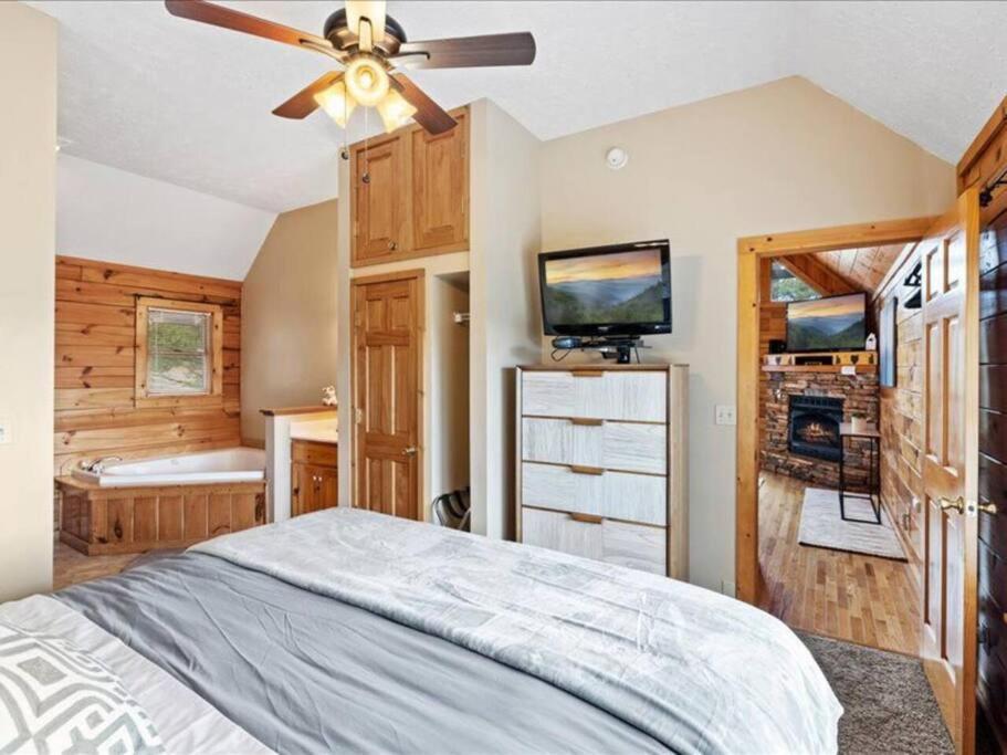 Breathtaking Views Of The Smokies, 3 Mins To Gatlinburg Villa Exterior photo