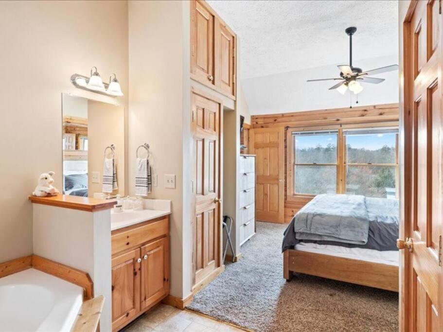 Breathtaking Views Of The Smokies, 3 Mins To Gatlinburg Villa Exterior photo