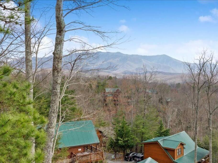 Breathtaking Views Of The Smokies, 3 Mins To Gatlinburg Villa Exterior photo