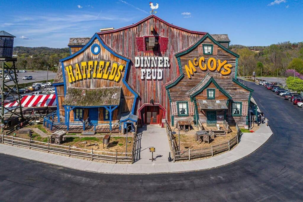Breathtaking Views Of The Smokies, 3 Mins To Gatlinburg Villa Exterior photo