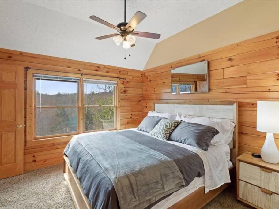 Breathtaking Views Of The Smokies, 3 Mins To Gatlinburg Villa Exterior photo