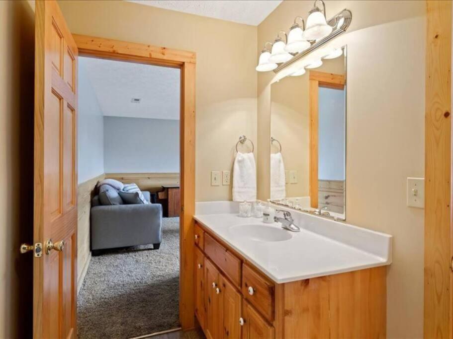 Breathtaking Views Of The Smokies, 3 Mins To Gatlinburg Villa Exterior photo