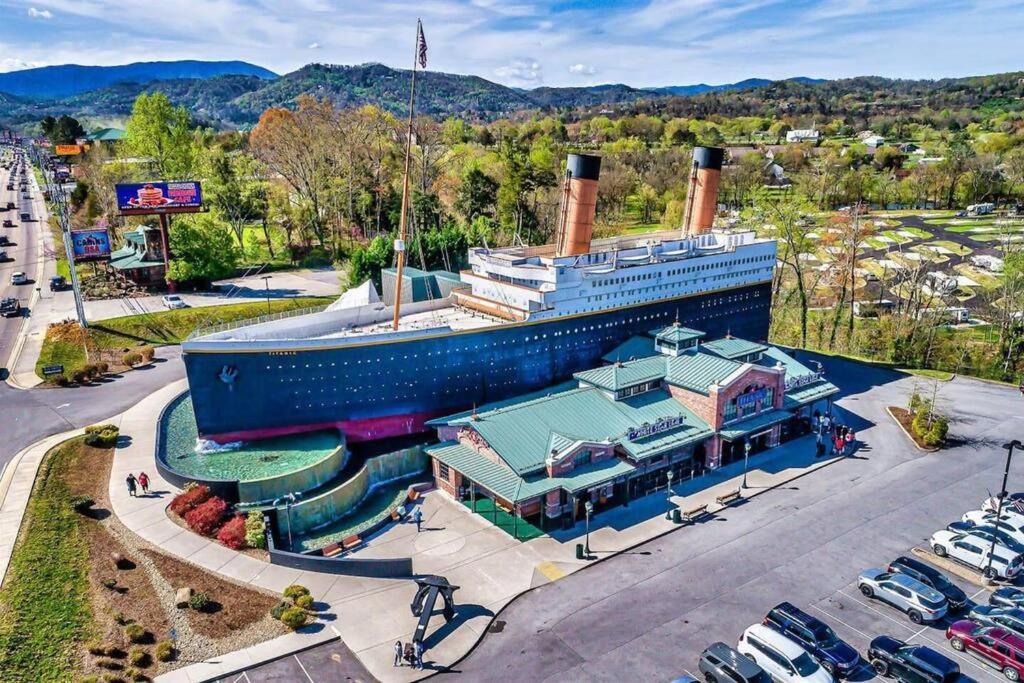 Breathtaking Views Of The Smokies, 3 Mins To Gatlinburg Villa Exterior photo